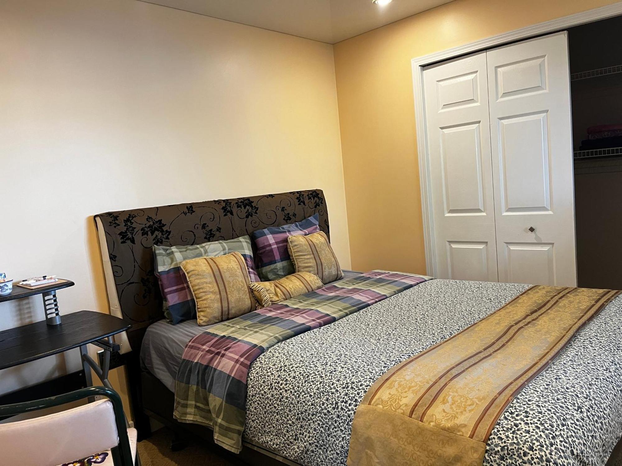 Homestay Citadel Hills Valley Calgary